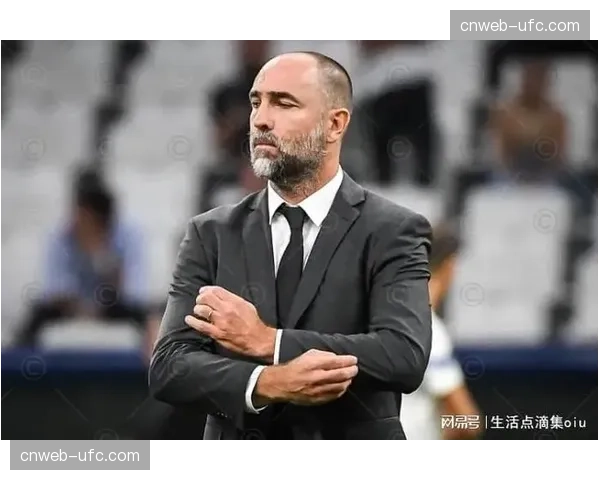 利物浦主帅斯洛特回应鲁尼气场论，称克洛普成就难复制