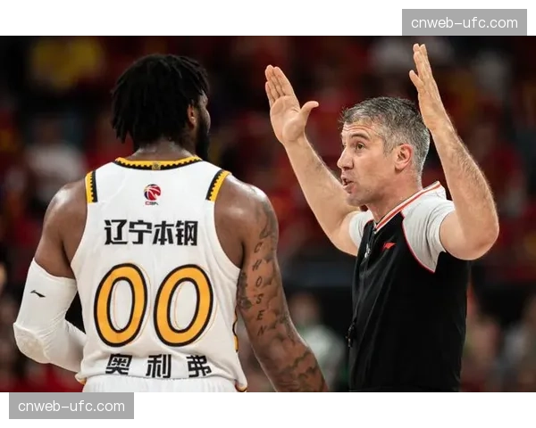 半场战报：辽宁本钢落后新疆伊力特12分，弗格陷入犯规麻烦